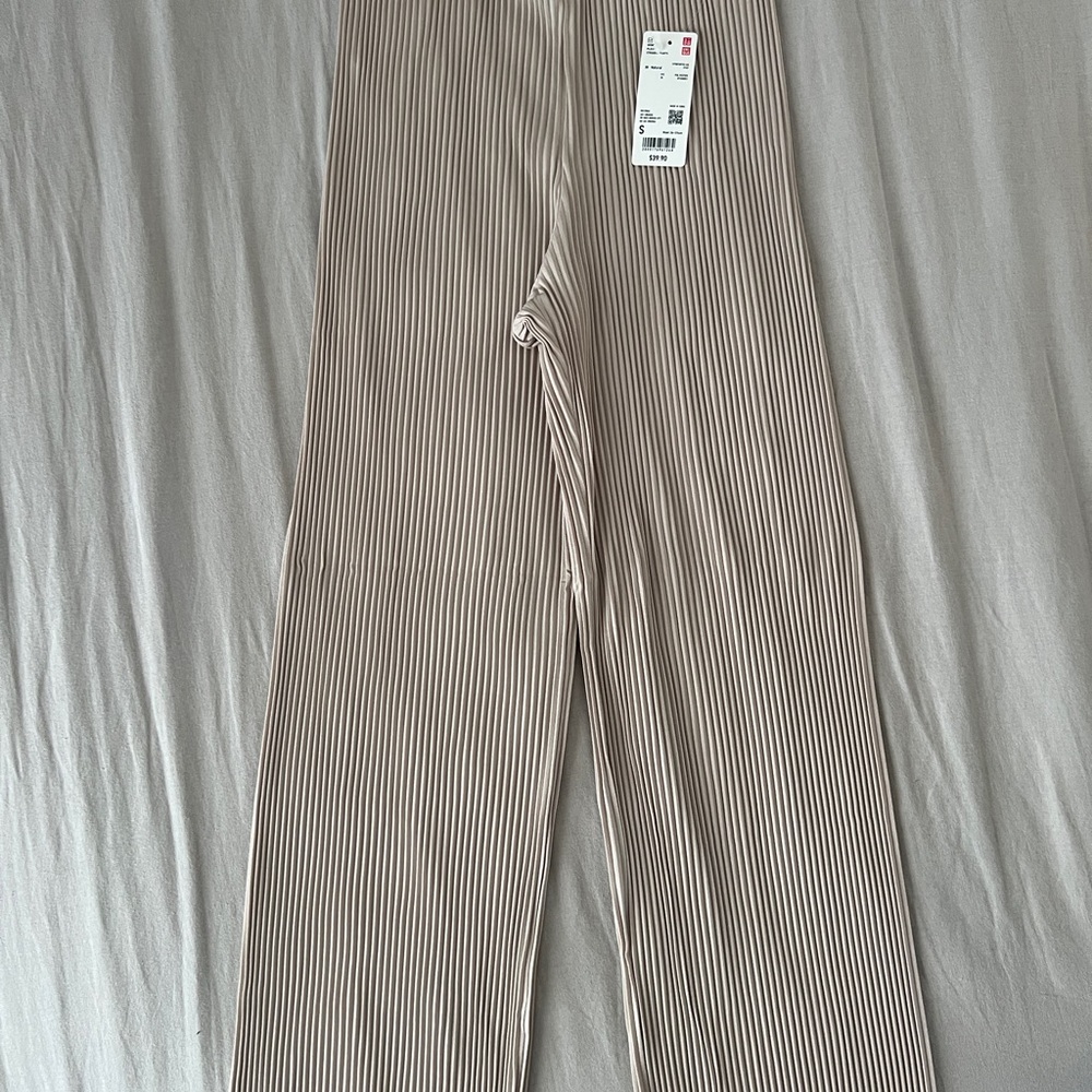 Uniqlo Pleated Pants